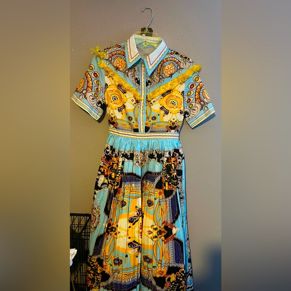 Liang Dian Yi Zu dress